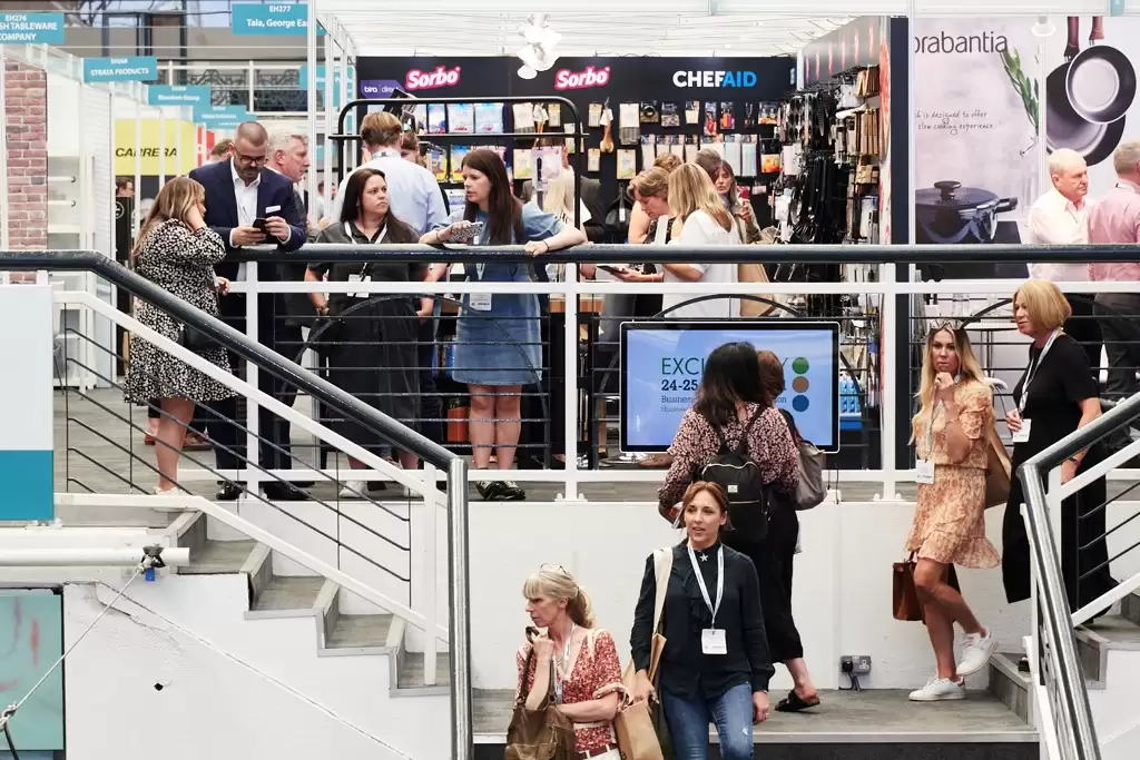 Exclusively 21 550 Resized